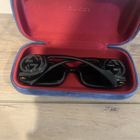 Gucci Black Rectangular Sunglasses - Picture 3 of 7